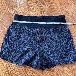 EUC, Athleta Blue Patterned Shorts, Size 8